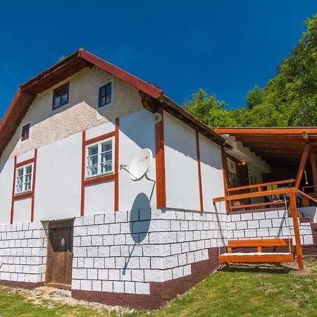 Holiday home Kuca Za Odmor Anka Zaovljanka *