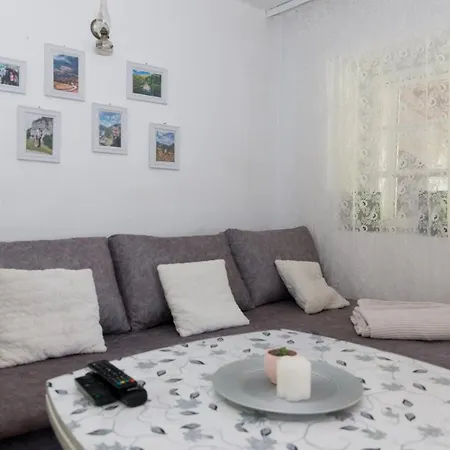 Holiday home Kuca Za Odmor Anka Zaovljanka Zaovine